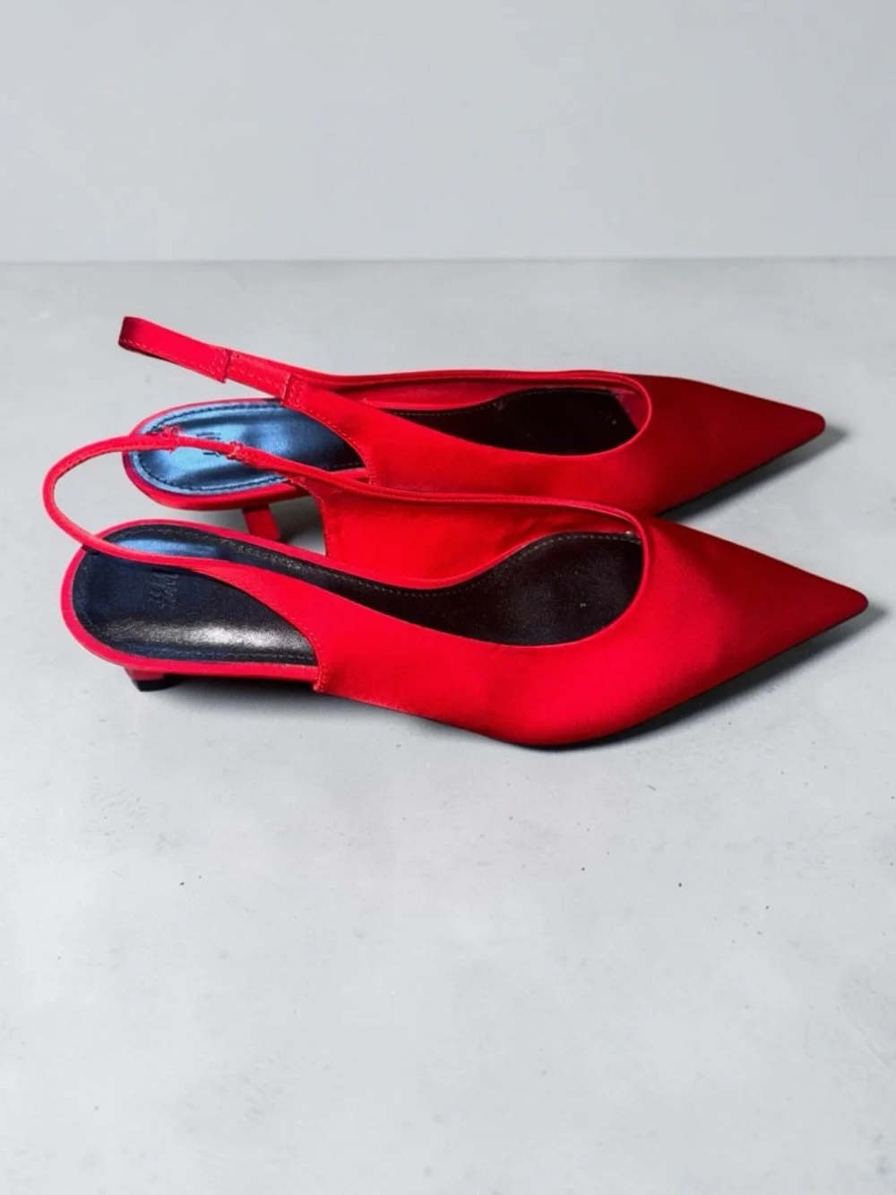 H&M Red Pointed Toe Slingback Heels - Picture 3 of 6